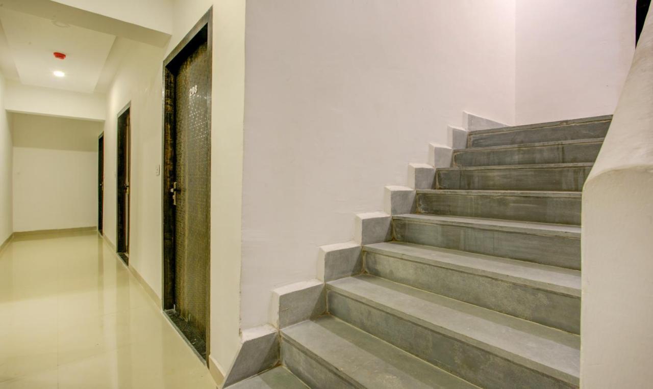 Treebo Kings Inn Vashi Navi Mumbai Exteriör bild